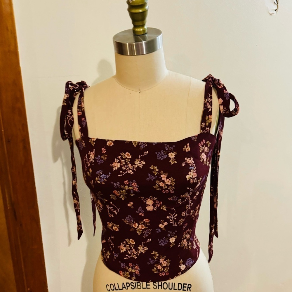 REFORMATION women tank top size 2 floral